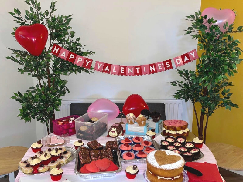 ❤️ Valentine’s Day Cake Sale for St Leonard’s Hospice